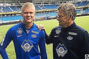 离大谱了！ 范戴克你退个锤子的退啊！利物浦1：1桑德兰！ 主队信仰只为英超（太离谱！范戴克你退啥退？利物浦1-1桑德兰，主队信仰只为英超）