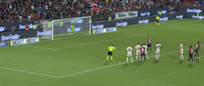 库尔图瓦生涯17次对阵曼城全部丢球，从未完成零封