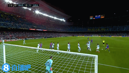 上海海港实现中超三连冠，为中国顶级联赛历史第三队（上海海港斩获中超三连冠，成为中国顶级联赛史上第三支达此成就的球队）